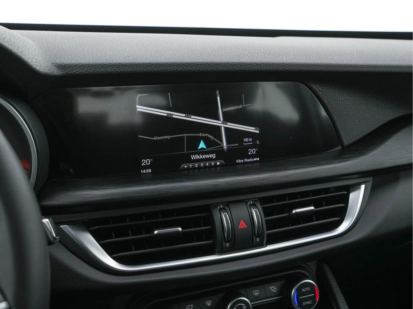 Alfa Romeo Stelvio 2.2d Super Aut. *LEATHER-FABRIC | BI-XENON | DAB+ | NAVI-FULLMAP | COMFORT-SEATS | ECC | CRUISE | PDC | 18"ALU*