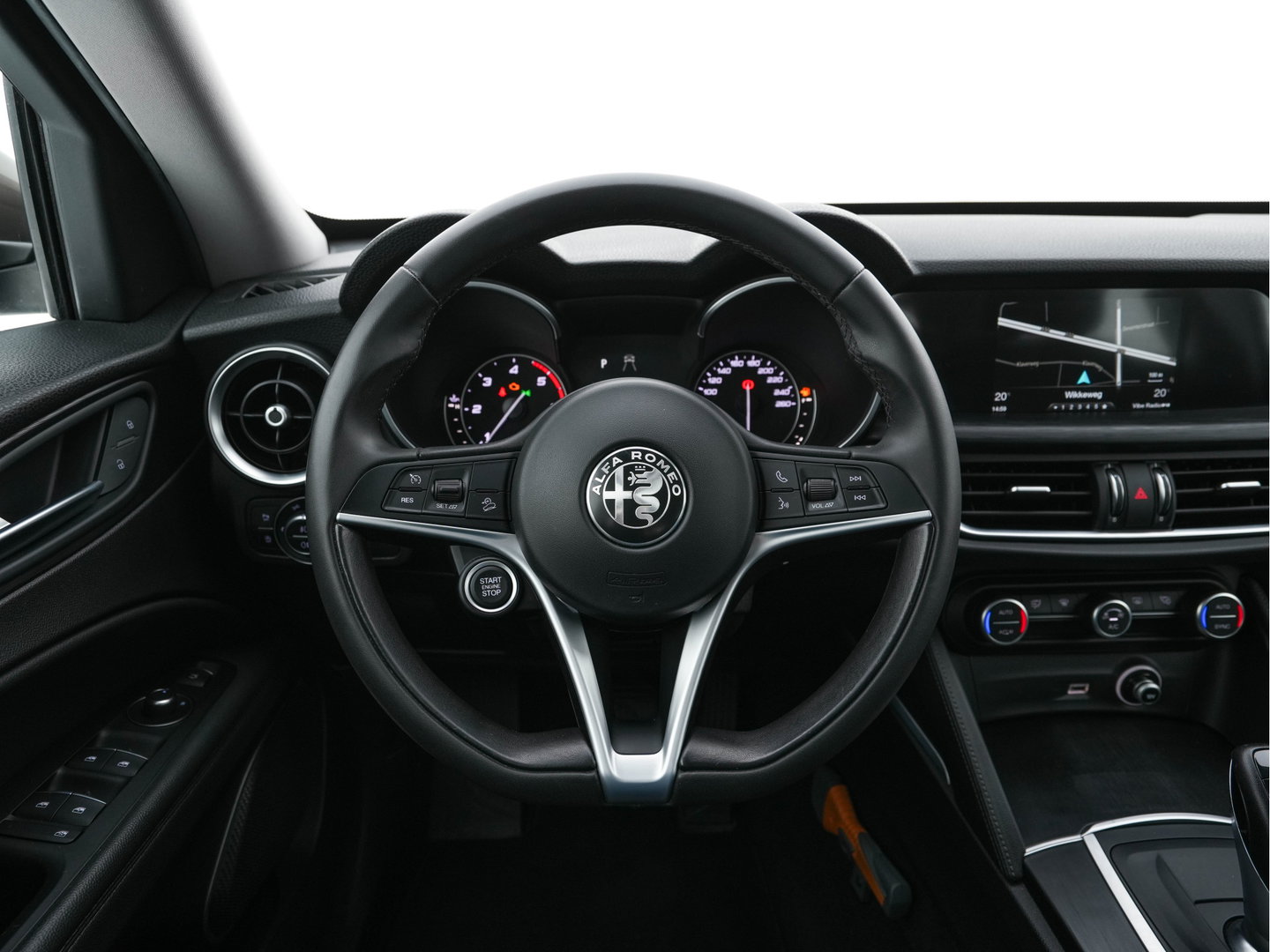 Alfa Romeo Stelvio 2.2d Super Aut. *LEATHER-FABRIC | BI-XENON | DAB+ | NAVI-FULLMAP | COMFORT-SEATS | ECC | CRUISE | PDC | 18"ALU*