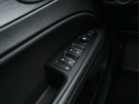 Alfa Romeo Stelvio 2.2d Super Aut. *LEATHER-FABRIC | BI-XENON | DAB+ | NAVI-FULLMAP | COMFORT-SEATS | ECC | CRUISE | PDC | 18"ALU*