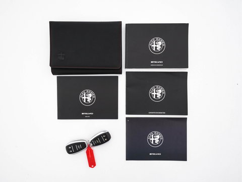 Alfa Romeo Stelvio 2.2d Super Aut. *LEATHER-FABRIC | BI-XENON | DAB+ | NAVI-FULLMAP | COMFORT-SEATS | ECC | CRUISE | PDC | 18"ALU*