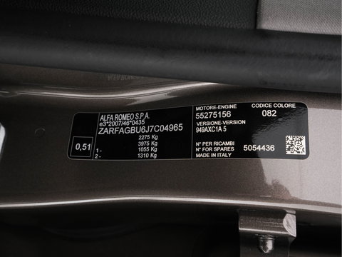 Alfa Romeo Stelvio 2.2d Super Aut. *LEATHER-FABRIC | BI-XENON | DAB+ | NAVI-FULLMAP | COMFORT-SEATS | ECC | CRUISE | PDC | 18"ALU*