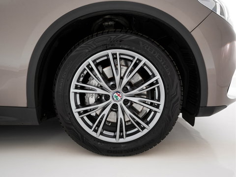 Alfa Romeo Stelvio 2.2d Super Aut. *LEATHER-FABRIC | BI-XENON | DAB+ | NAVI-FULLMAP | COMFORT-SEATS | ECC | CRUISE | PDC | 18"ALU*