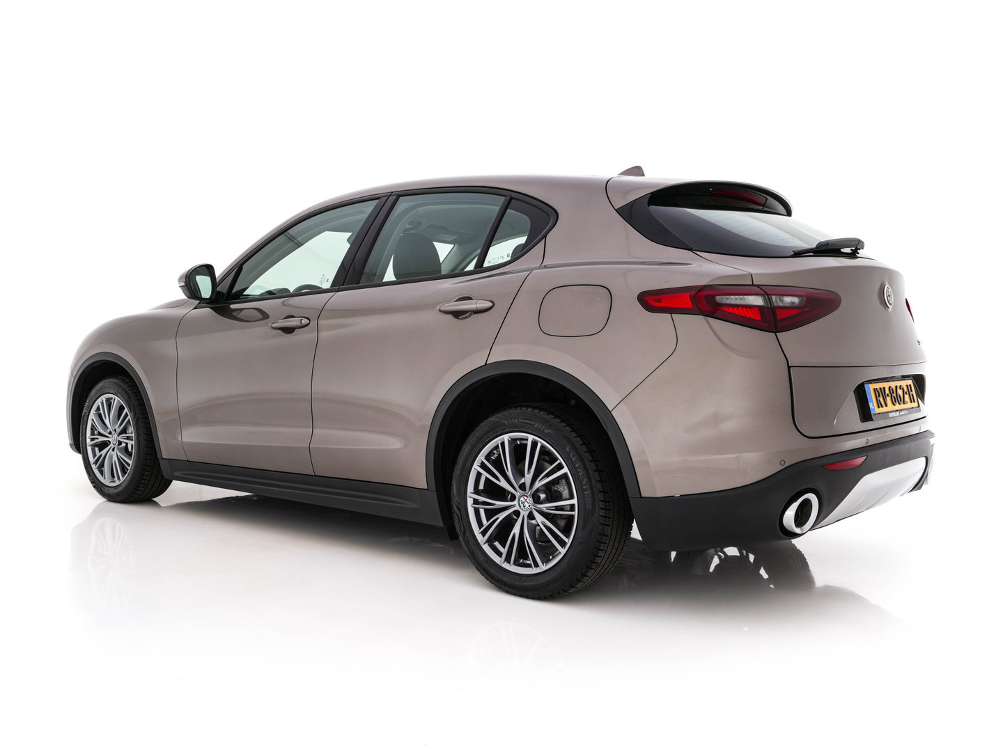 Alfa Romeo Stelvio 2.2d Super Aut. *LEATHER-FABRIC | BI-XENON | DAB+ | NAVI-FULLMAP | COMFORT-SEATS | ECC | CRUISE | PDC | 18"ALU*