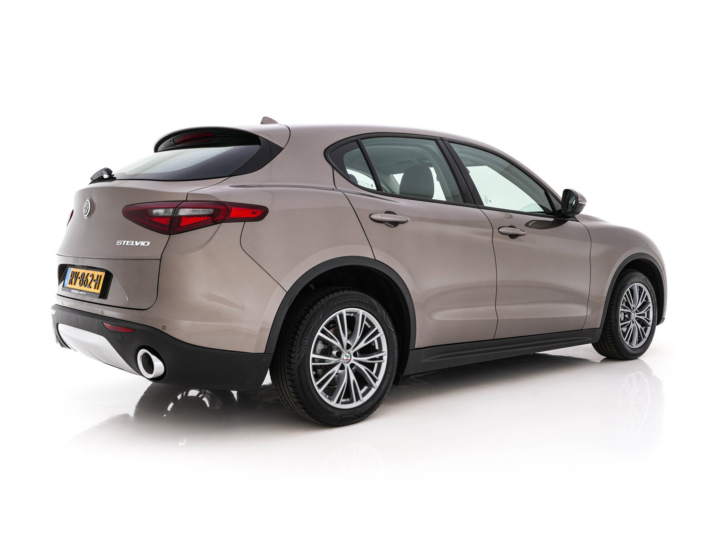 Alfa Romeo Stelvio 2.2d Super Aut. *LEATHER-FABRIC | BI-XENON | DAB+ | NAVI-FULLMAP | COMFORT-SEATS | ECC | CRUISE | PDC | 18"ALU*