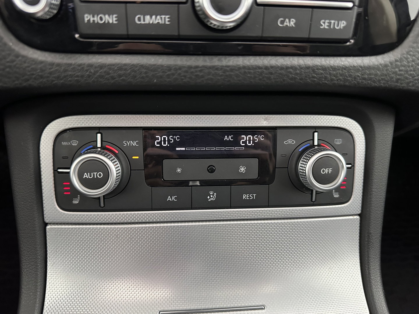 Volkswagen Touareg 3.0 TDI Aut. *PANO | ADAPTIVE-CRUISE | LEATHER | XENON | TOP-VIEW | BLINDSPOT | DYNAUDIO | AIR-SUSPENSION | NAVI-FULLMAP | PRIVACY-GLASS | SHIFT-PADDLES | ECC | PDC | 20''ALU | TOWBAR*