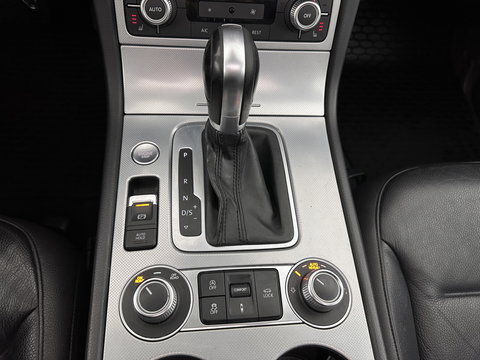 Volkswagen Touareg 3.0 TDI Aut. *PANO | ADAPTIVE-CRUISE | LEATHER | XENON | TOP-VIEW | BLINDSPOT | DYNAUDIO | AIR-SUSPENSION | NAVI-FULLMAP | PRIVACY-GLASS | SHIFT-PADDLES | ECC | PDC | 20''ALU | TOWBAR*