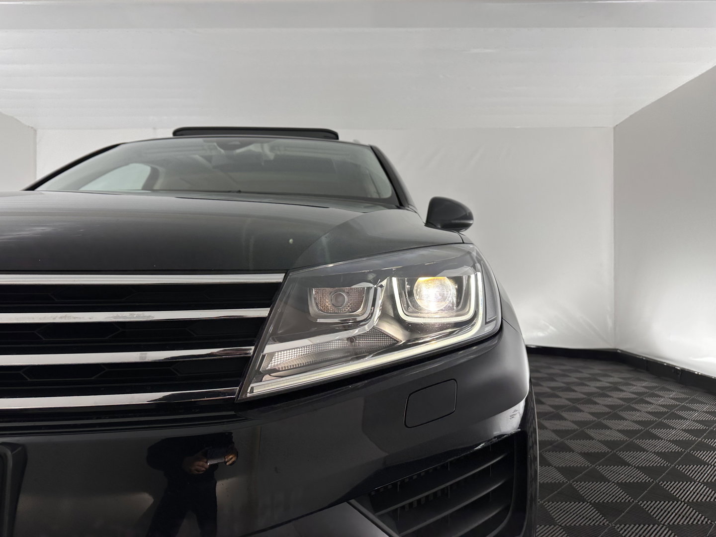 Volkswagen Touareg 3.0 TDI Aut. *PANO | ADAPTIVE-CRUISE | LEATHER | XENON | TOP-VIEW | BLINDSPOT | DYNAUDIO | AIR-SUSPENSION | NAVI-FULLMAP | PRIVACY-GLASS | SHIFT-PADDLES | ECC | PDC | 20''ALU | TOWBAR*