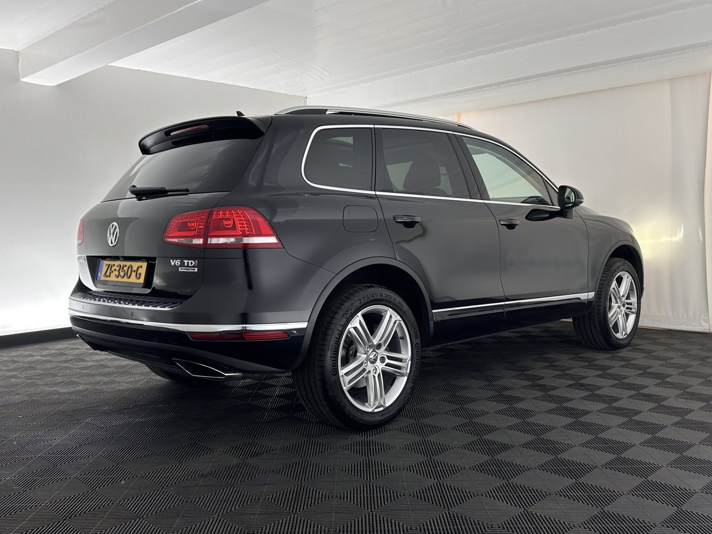 Volkswagen Touareg 3.0 TDI Aut. *PANO | ADAPTIVE-CRUISE | LEATHER | XENON | TOP-VIEW | BLINDSPOT | DYNAUDIO | AIR-SUSPENSION | NAVI-FULLMAP | PRIVACY-GLASS | SHIFT-PADDLES | ECC | PDC | 20''ALU | TOWBAR*