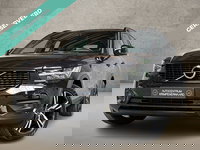 Volvo XC40 - 1.5 T4 Recharge R-Design 211Pk Automaat (APPLE CARPLAY, GROOT NAVI, STUUR/STOELVERWARMING, LEDER, CAMERA, SPORTSTOELEN, GETINT GLAS, ELEK ACHTERKLEP, NIEUWSTAAT)