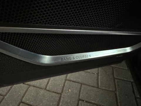 Audi RSQ3 Sportback 2.5 TFSI Pano|Memory|B&O|Trekhaak|Sfeer