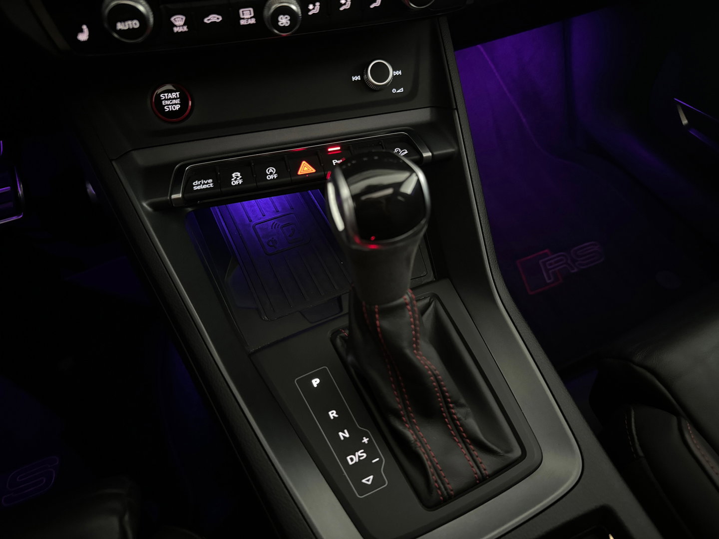 Audi RSQ3 Sportback 2.5 TFSI Pano|Memory|B&O|Trekhaak|Sfeer