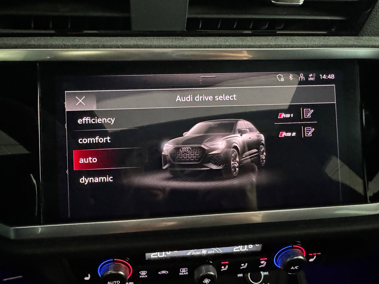 Audi RSQ3 Sportback 2.5 TFSI Pano|Memory|B&O|Trekhaak|Sfeer