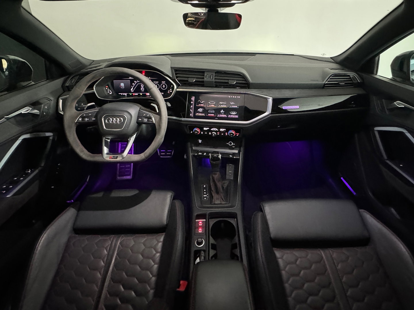 Audi RSQ3 Sportback 2.5 TFSI Pano|Memory|B&O|Trekhaak|Sfeer