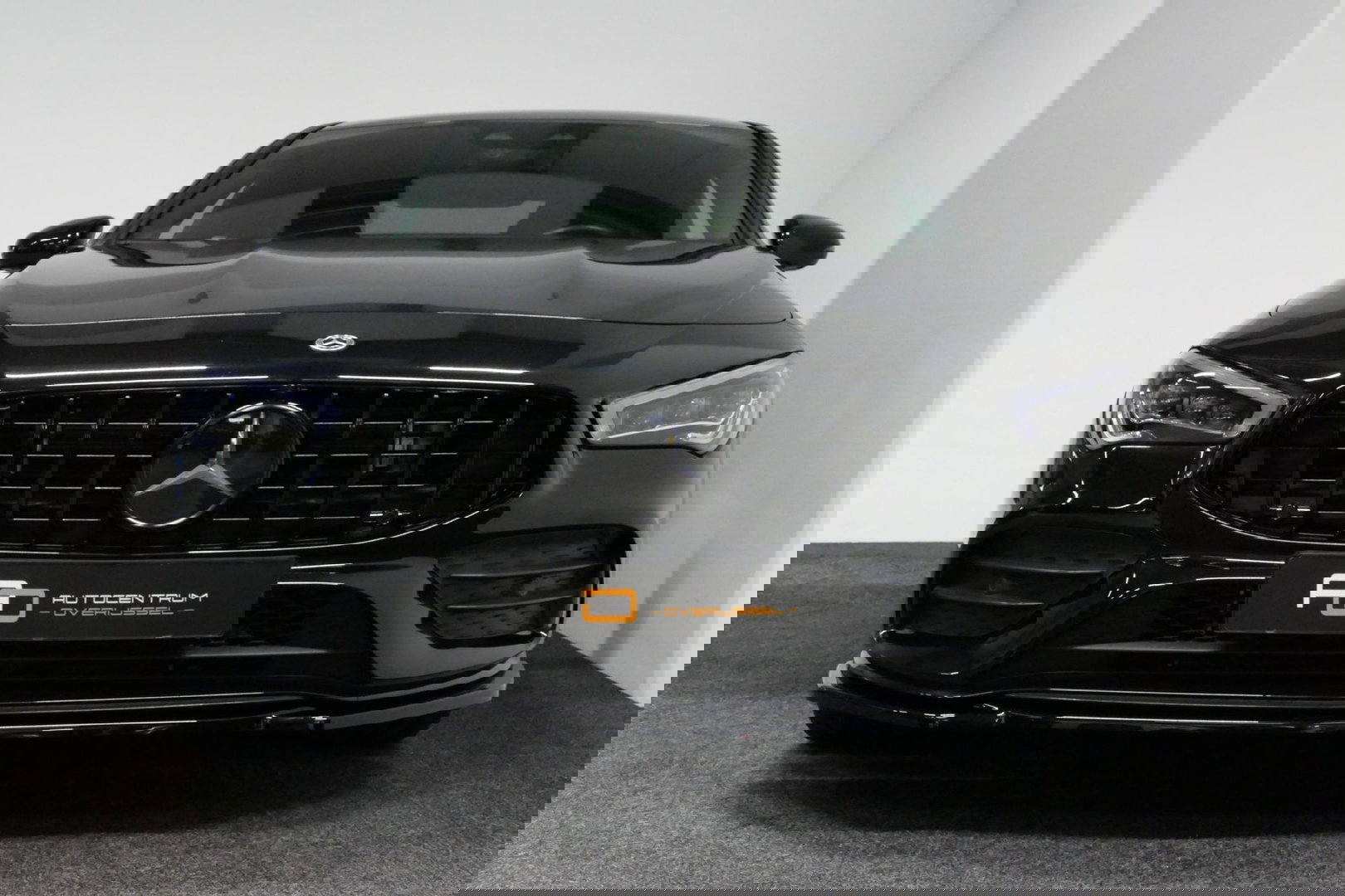 Mercedes-Benz CLA 250 e AMG Line / CLA45 AMG diffuser / Panamericana Grille / Elektr. verstelbare voorstoelen + memory / Multibeam LED / Ambienteverlichting / Apple Carplay - Android Auto / Stoelverwarming /Rondomzichtcamera / Grootlicht assistent / Keyless / Achteruitrijc