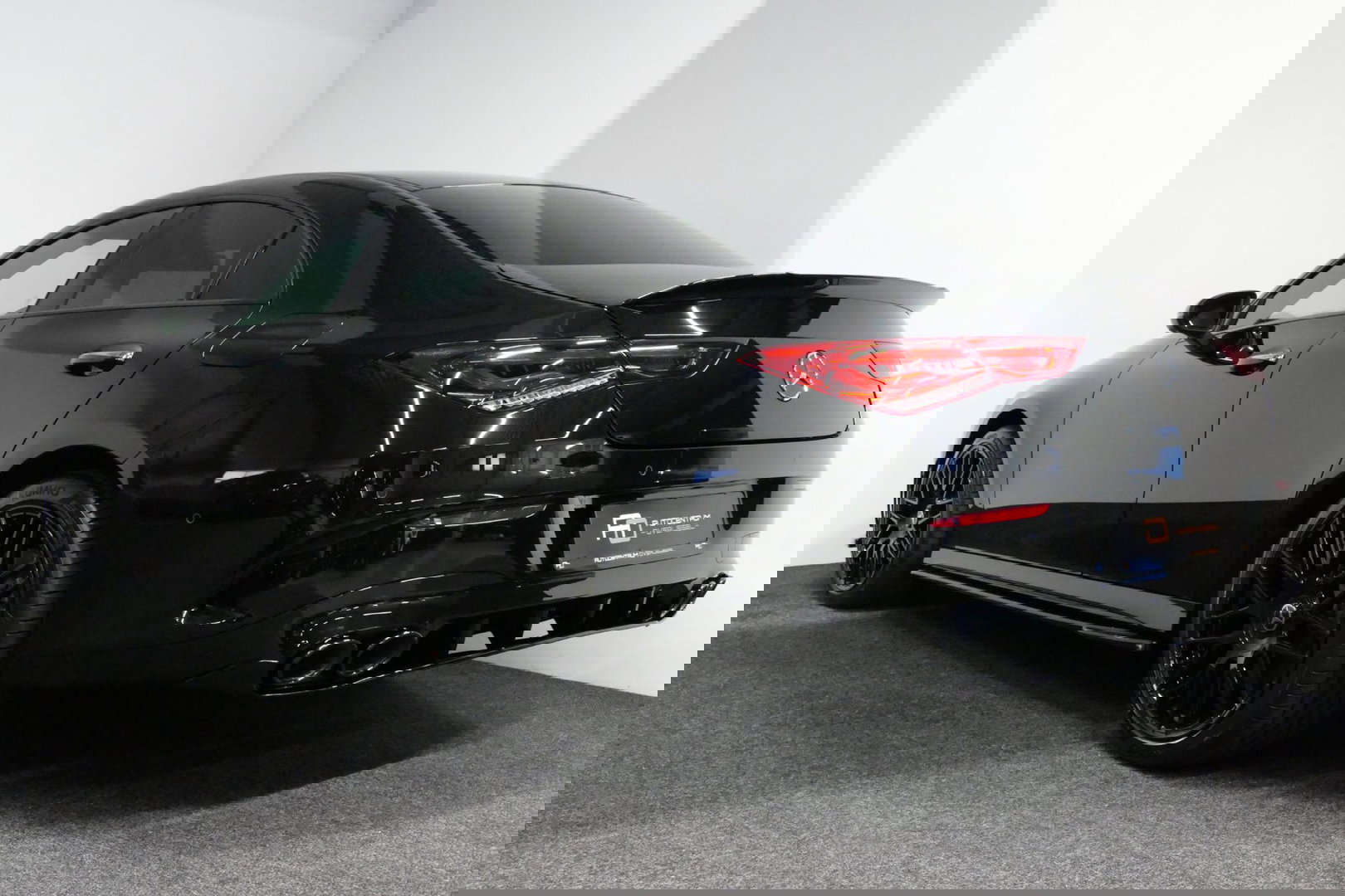 Mercedes-Benz CLA 250 e AMG Line / CLA45 AMG diffuser / Panamericana Grille / Elektr. verstelbare voorstoelen + memory / Multibeam LED / Ambienteverlichting / Apple Carplay - Android Auto / Stoelverwarming /Rondomzichtcamera / Grootlicht assistent / Keyless / Achteruitrijc