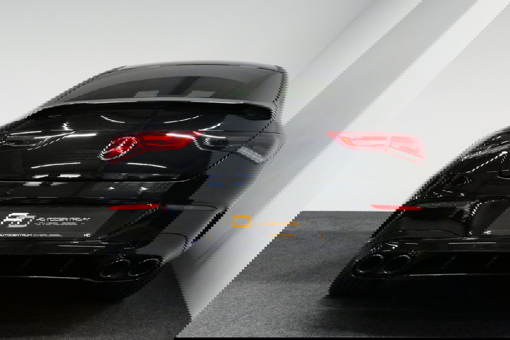 Mercedes-Benz CLA 250 e AMG Line / CLA45 AMG diffuser / Panamericana Grille / Elektr. verstelbare voorstoelen + memory / Multibeam LED / Ambienteverlichting / Apple Carplay - Android Auto / Stoelverwarming /Rondomzichtcamera / Grootlicht assistent / Keyless / Achteruitrijc