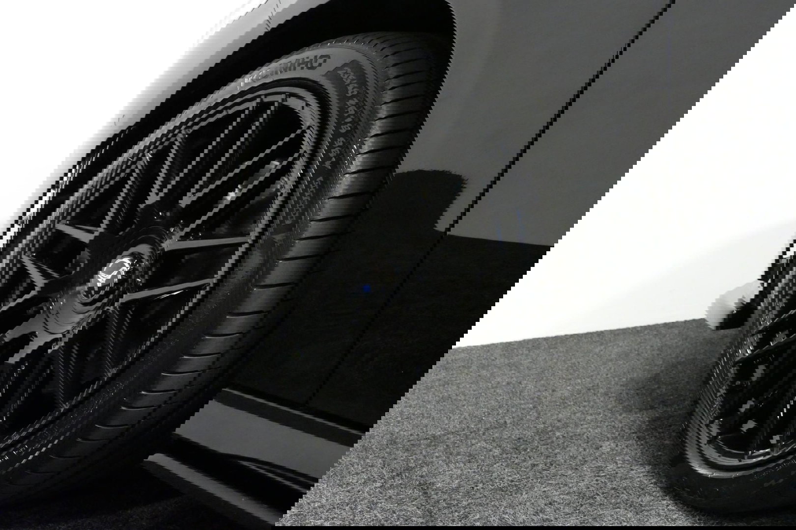 Mercedes-Benz CLA 250 e AMG Line / CLA45 AMG diffuser / Panamericana Grille / Elektr. verstelbare voorstoelen + memory / Multibeam LED / Ambienteverlichting / Apple Carplay - Android Auto / Stoelverwarming /Rondomzichtcamera / Grootlicht assistent / Keyless / Achteruitrijc