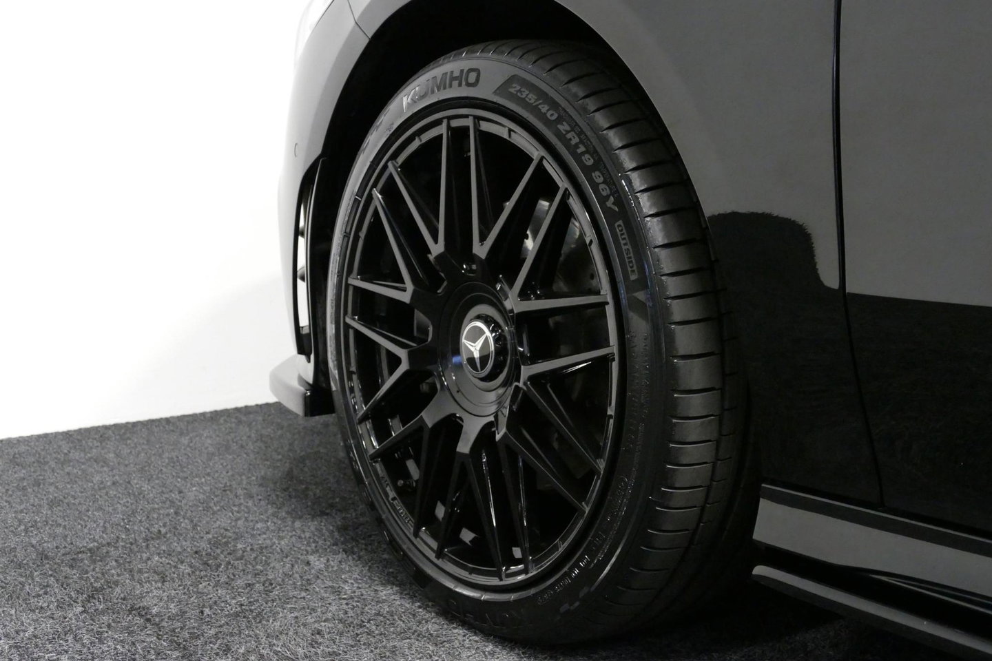 Mercedes-Benz CLA 250 e AMG Line / CLA45 AMG diffuser / Panamericana Grille / Elektr. verstelbare voorstoelen + memory / Multibeam LED / Ambienteverlichting / Apple Carplay - Android Auto / Stoelverwarming /Rondomzichtcamera / Grootlicht assistent / Keyless / Achteruitrijc