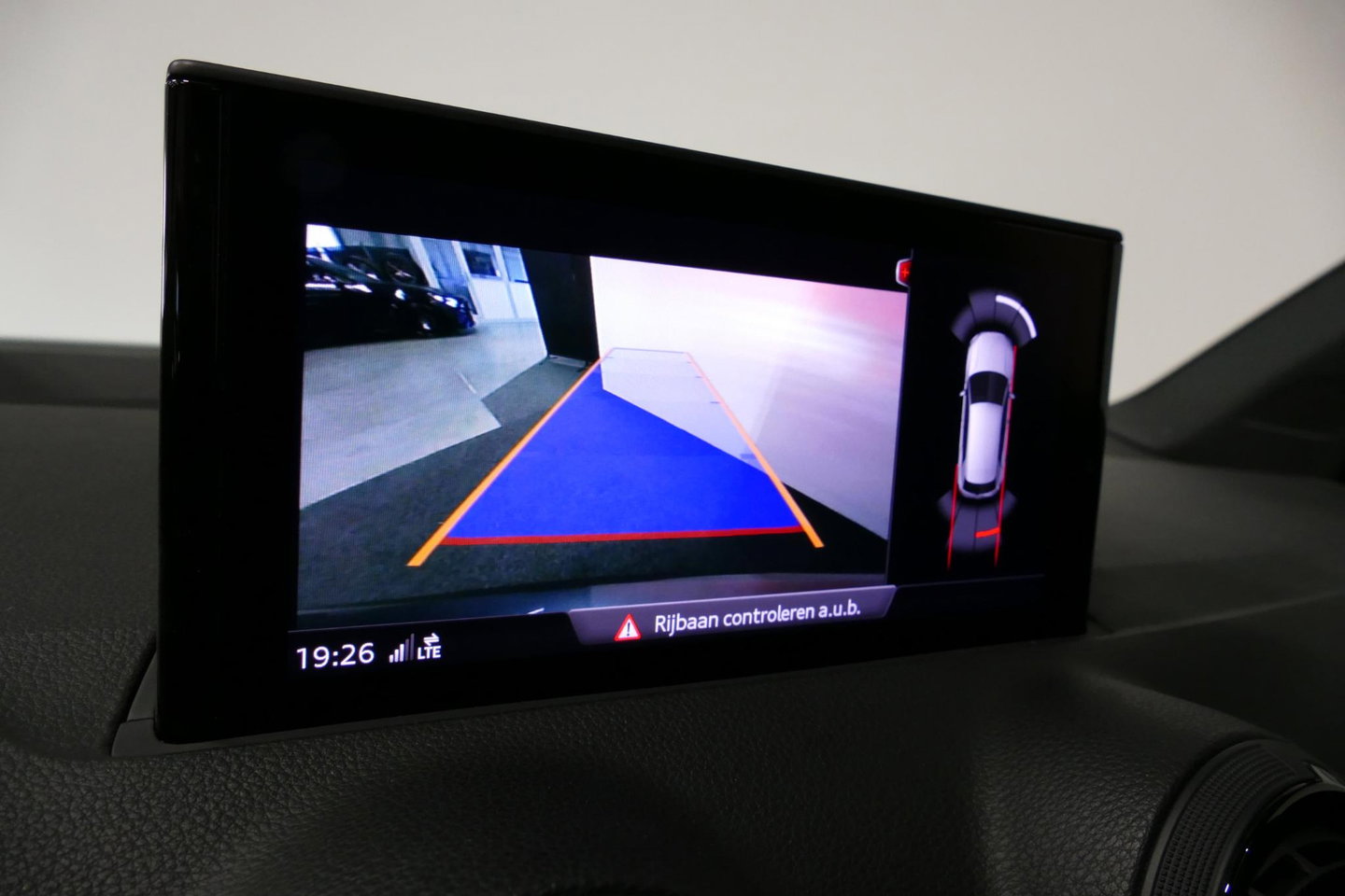 Audi Q2 2.0 TFSI quattro Sport Edition #1 / S line / Panoramadak / Carbon-pakket Audi Exclusive / Apple Carplay - Android Auto / Stoelverwarming / Full LED / Audi Sound System / Keyless / 19'' LMV / Adaptive Cruise Control / Navigatie / PDC / Grootlichtassistent