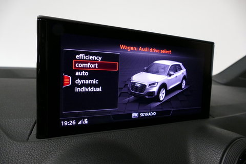 Audi Q2 2.0 TFSI quattro Sport Edition #1 / S line / Panoramadak / Carbon-pakket Audi Exclusive / Apple Carplay - Android Auto / Stoelverwarming / Full LED / Audi Sound System / Keyless / 19'' LMV / Adaptive Cruise Control / Navigatie / PDC / Grootlichtassistent
