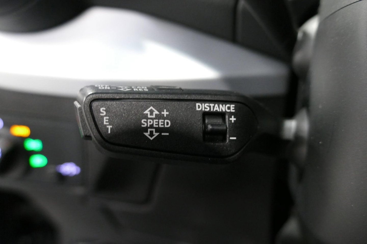 Audi Q2 2.0 TFSI quattro Sport Edition #1 / S line / Panoramadak / Carbon-pakket Audi Exclusive / Apple Carplay - Android Auto / Stoelverwarming / Full LED / Audi Sound System / Keyless / 19'' LMV / Adaptive Cruise Control / Navigatie / PDC / Grootlichtassistent