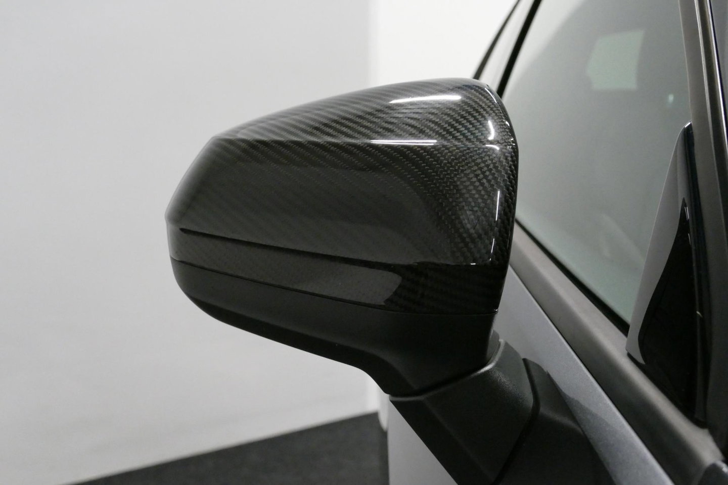 Audi Q2 2.0 TFSI quattro Sport Edition #1 / S line / Panoramadak / Carbon-pakket Audi Exclusive / Apple Carplay - Android Auto / Stoelverwarming / Full LED / Audi Sound System / Keyless / 19'' LMV / Adaptive Cruise Control / Navigatie / PDC / Grootlichtassistent