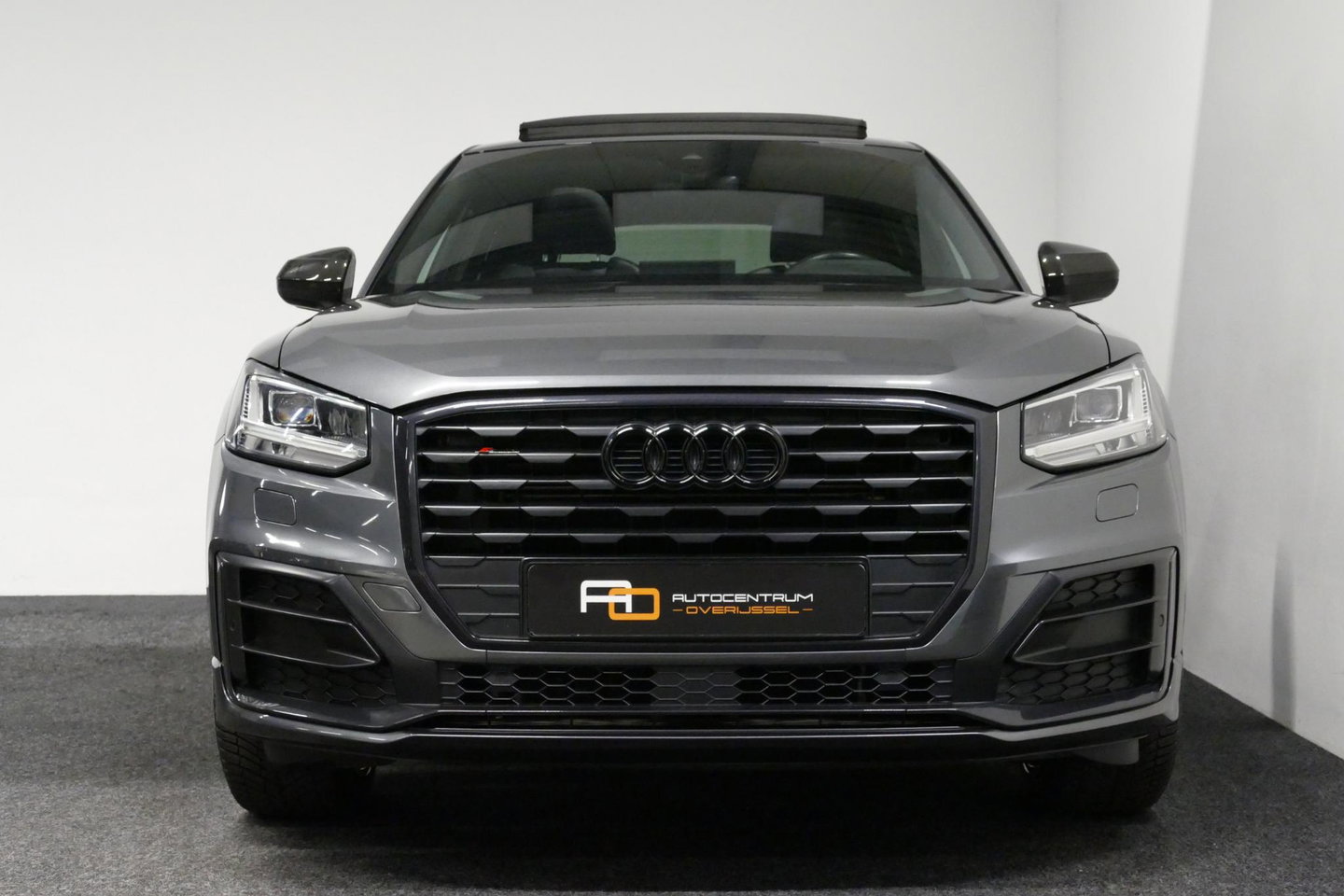 Audi Q2 2.0 TFSI quattro Sport Edition #1 / S line / Panoramadak / Carbon-pakket Audi Exclusive / Apple Carplay - Android Auto / Stoelverwarming / Full LED / Audi Sound System / Keyless / 19'' LMV / Adaptive Cruise Control / Navigatie / PDC / Grootlichtassistent