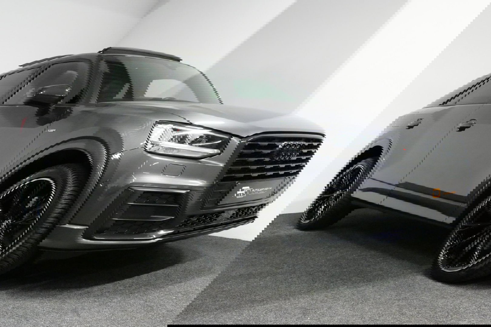 Audi Q2 2.0 TFSI quattro Sport Edition #1 / S line / Panoramadak / Carbon-pakket Audi Exclusive / Apple Carplay - Android Auto / Stoelverwarming / Full LED / Audi Sound System / Keyless / 19'' LMV / Adaptive Cruise Control / Navigatie / PDC / Grootlichtassistent