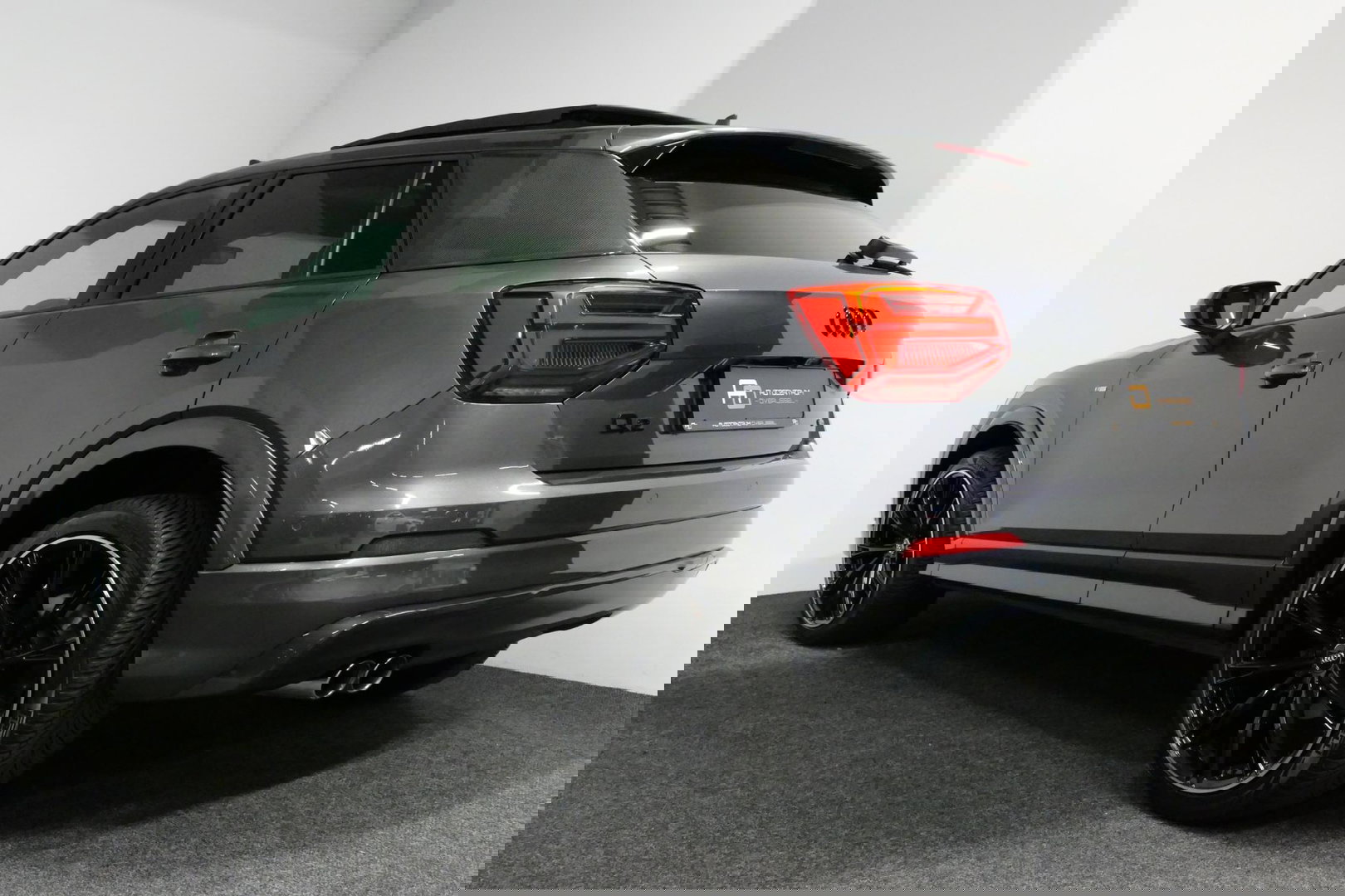 Audi Q2 2.0 TFSI quattro Sport Edition #1 / S line / Panoramadak / Carbon-pakket Audi Exclusive / Apple Carplay - Android Auto / Stoelverwarming / Full LED / Audi Sound System / Keyless / 19'' LMV / Adaptive Cruise Control / Navigatie / PDC / Grootlichtassistent