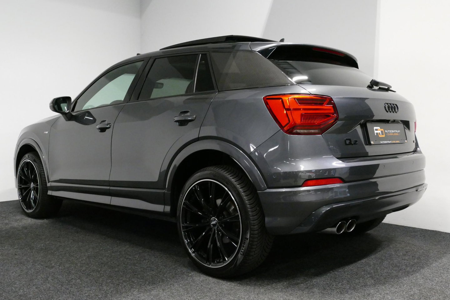 Audi Q2 2.0 TFSI quattro Sport Edition #1 / S line / Panoramadak / Carbon-pakket Audi Exclusive / Apple Carplay - Android Auto / Stoelverwarming / Full LED / Audi Sound System / Keyless / 19'' LMV / Adaptive Cruise Control / Navigatie / PDC / Grootlichtassistent