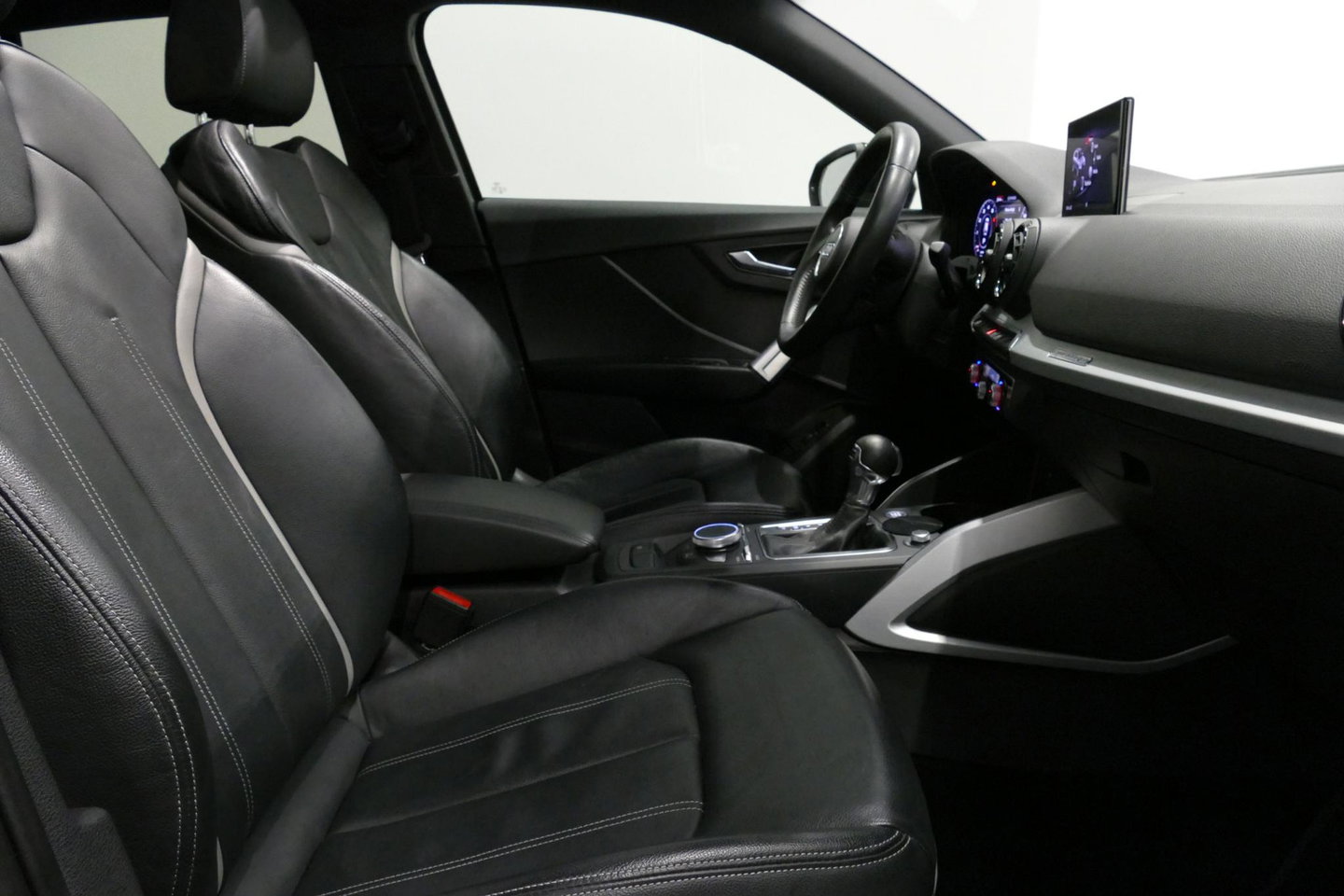 Audi Q2 2.0 TFSI quattro Sport Edition #1 / S line / Panoramadak / Carbon-pakket Audi Exclusive / Apple Carplay - Android Auto / Stoelverwarming / Full LED / Audi Sound System / Keyless / 19'' LMV / Adaptive Cruise Control / Navigatie / PDC / Grootlichtassistent