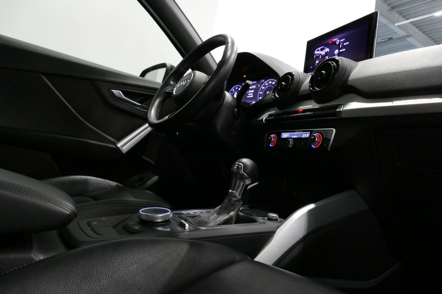 Audi Q2 2.0 TFSI quattro Sport Edition #1 / S line / Panoramadak / Carbon-pakket Audi Exclusive / Apple Carplay - Android Auto / Stoelverwarming / Full LED / Audi Sound System / Keyless / 19'' LMV / Adaptive Cruise Control / Navigatie / PDC / Grootlichtassistent