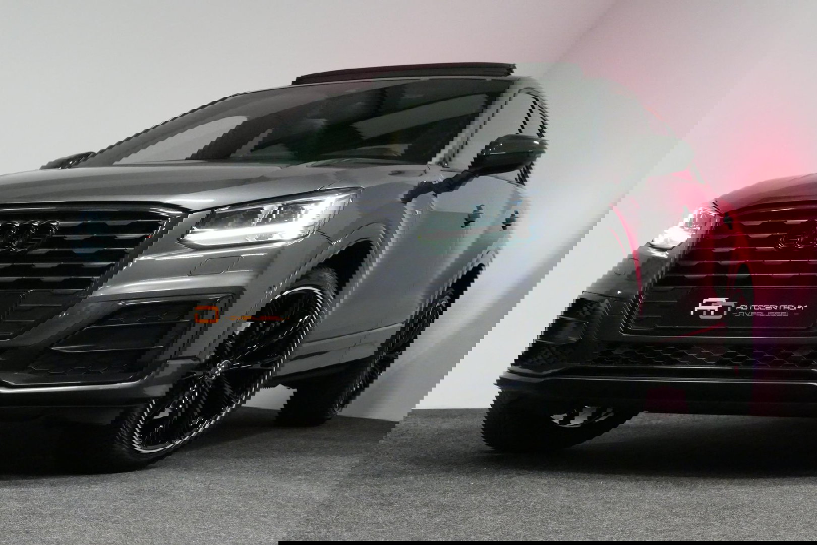 Audi Q2 2.0 TFSI quattro Sport Edition #1 / S line / Panoramadak / Carbon-pakket Audi Exclusive / Apple Carplay - Android Auto / Stoelverwarming / Full LED / Audi Sound System / Keyless / 19'' LMV / Adaptive Cruise Control / Navigatie / PDC / Grootlichtassistent