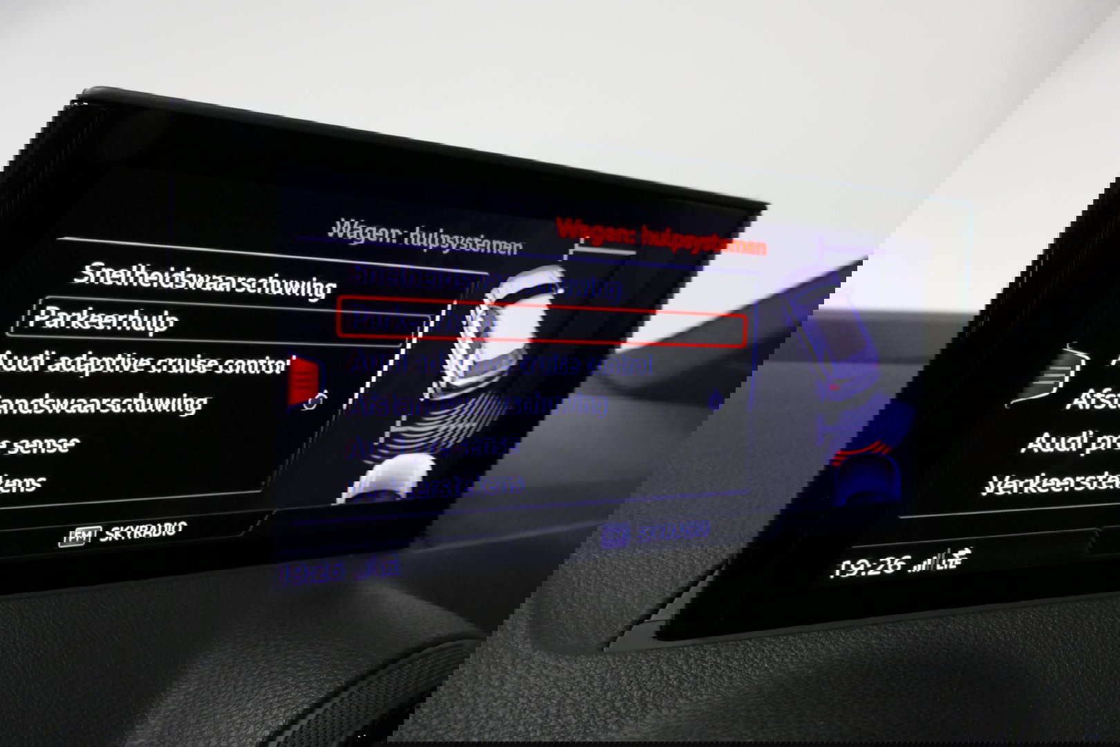 Audi Q2 2.0 TFSI quattro Sport Edition #1 / S line / Panoramadak / Carbon-pakket Audi Exclusive / Apple Carplay - Android Auto / Stoelverwarming / Full LED / Audi Sound System / Keyless / 19'' LMV / Adaptive Cruise Control / Navigatie / PDC / Grootlichtassistent