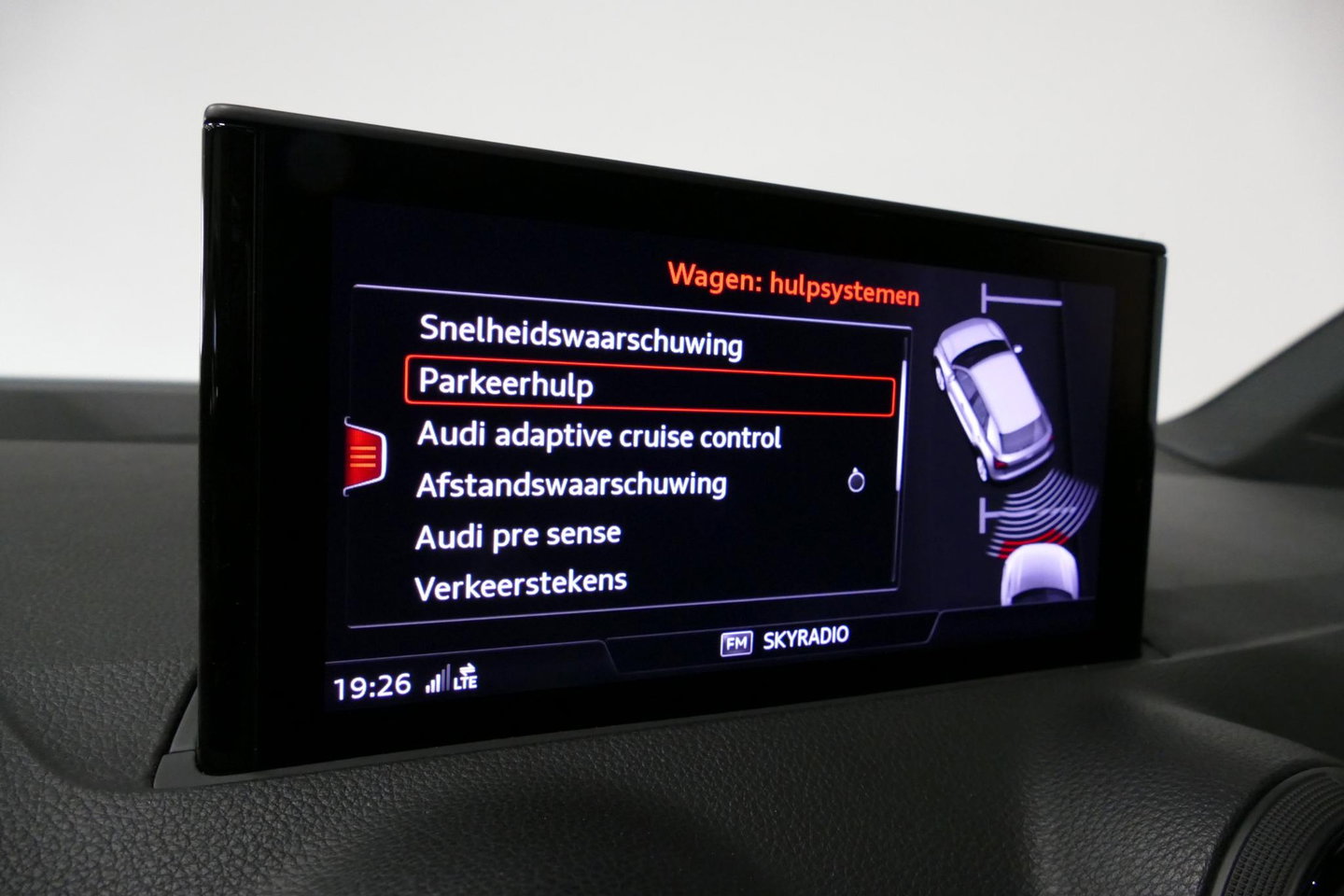 Audi Q2 2.0 TFSI quattro Sport Edition #1 / S line / Panoramadak / Carbon-pakket Audi Exclusive / Apple Carplay - Android Auto / Stoelverwarming / Full LED / Audi Sound System / Keyless / 19'' LMV / Adaptive Cruise Control / Navigatie / PDC / Grootlichtassistent