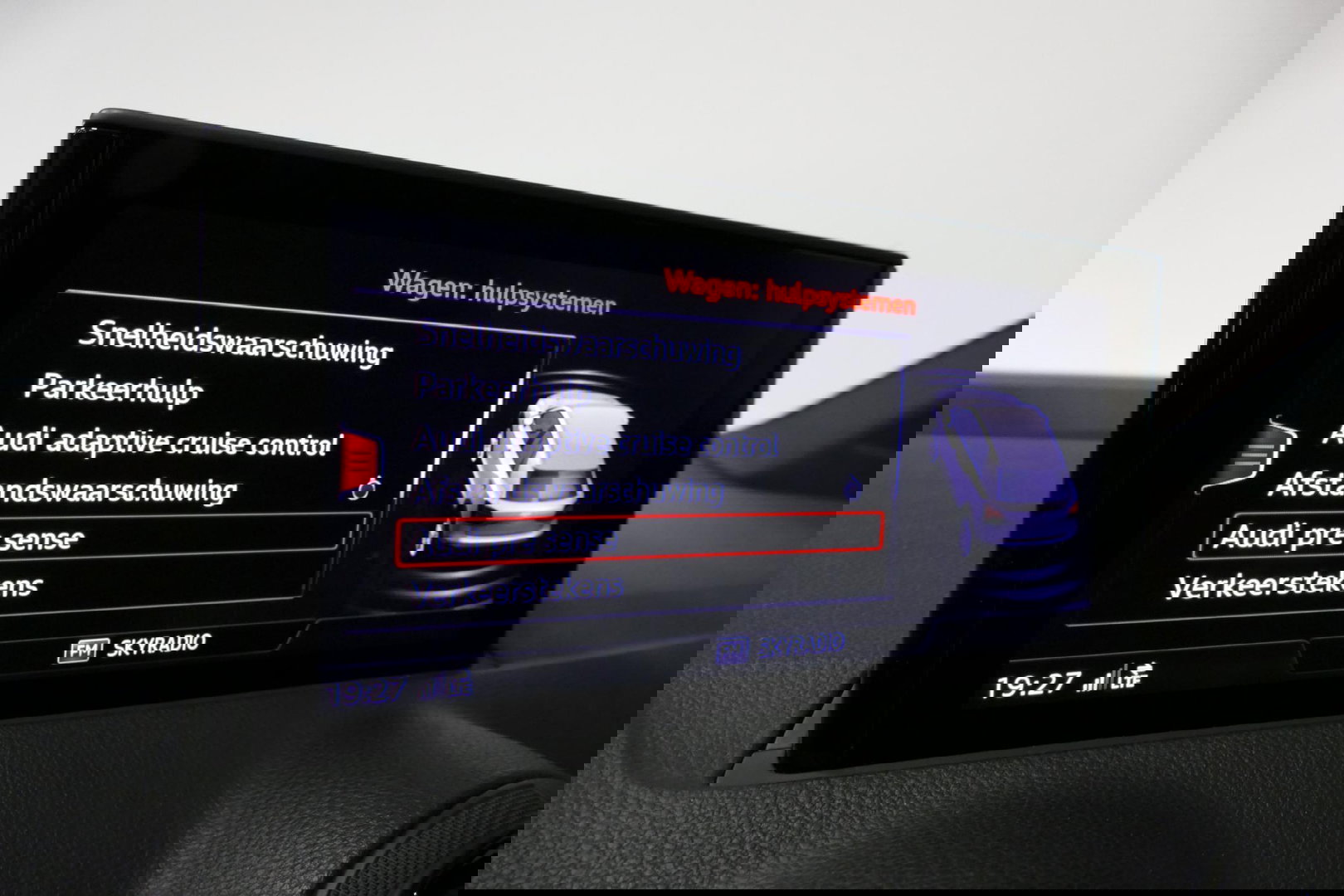 Audi Q2 2.0 TFSI quattro Sport Edition #1 / S line / Panoramadak / Carbon-pakket Audi Exclusive / Apple Carplay - Android Auto / Stoelverwarming / Full LED / Audi Sound System / Keyless / 19'' LMV / Adaptive Cruise Control / Navigatie / PDC / Grootlichtassistent