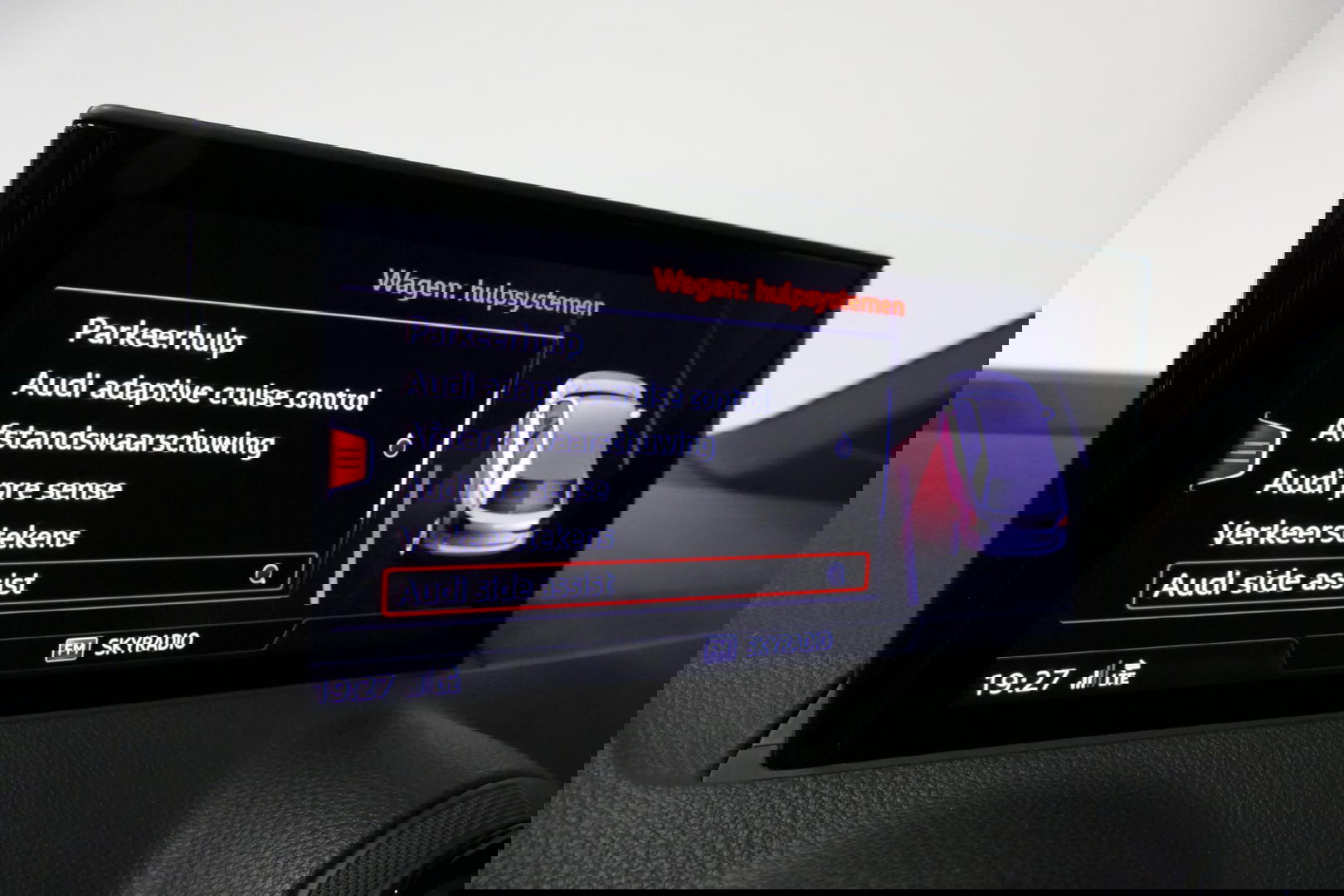 Audi Q2 2.0 TFSI quattro Sport Edition #1 / S line / Panoramadak / Carbon-pakket Audi Exclusive / Apple Carplay - Android Auto / Stoelverwarming / Full LED / Audi Sound System / Keyless / 19'' LMV / Adaptive Cruise Control / Navigatie / PDC / Grootlichtassistent