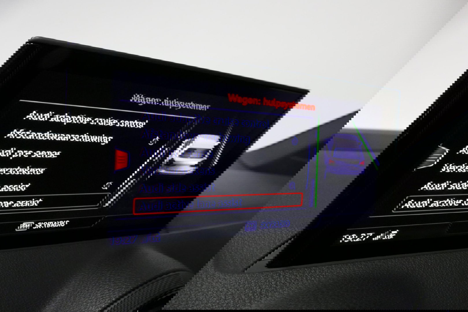 Audi Q2 2.0 TFSI quattro Sport Edition #1 / S line / Panoramadak / Carbon-pakket Audi Exclusive / Apple Carplay - Android Auto / Stoelverwarming / Full LED / Audi Sound System / Keyless / 19'' LMV / Adaptive Cruise Control / Navigatie / PDC / Grootlichtassistent