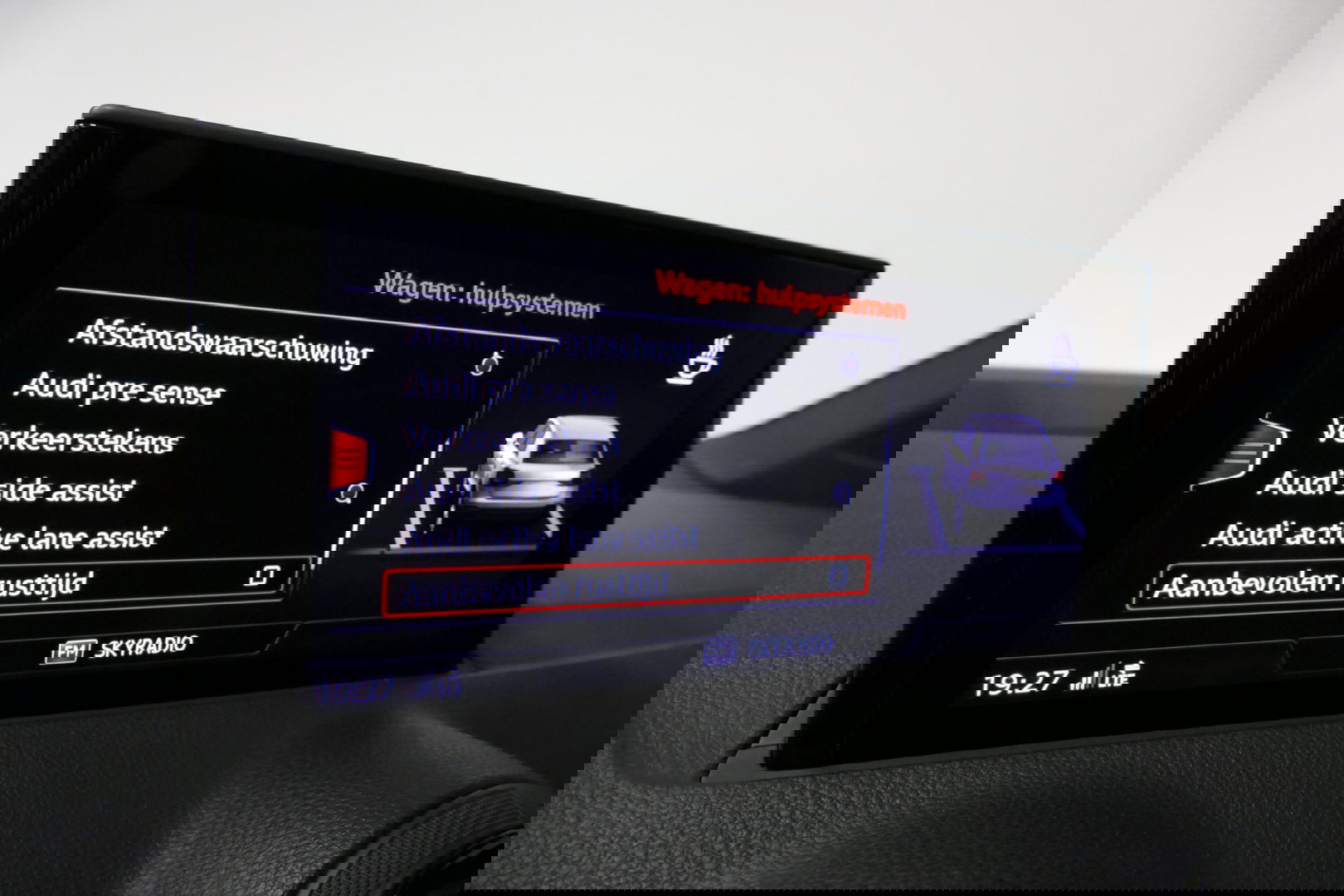 Audi Q2 2.0 TFSI quattro Sport Edition #1 / S line / Panoramadak / Carbon-pakket Audi Exclusive / Apple Carplay - Android Auto / Stoelverwarming / Full LED / Audi Sound System / Keyless / 19'' LMV / Adaptive Cruise Control / Navigatie / PDC / Grootlichtassistent