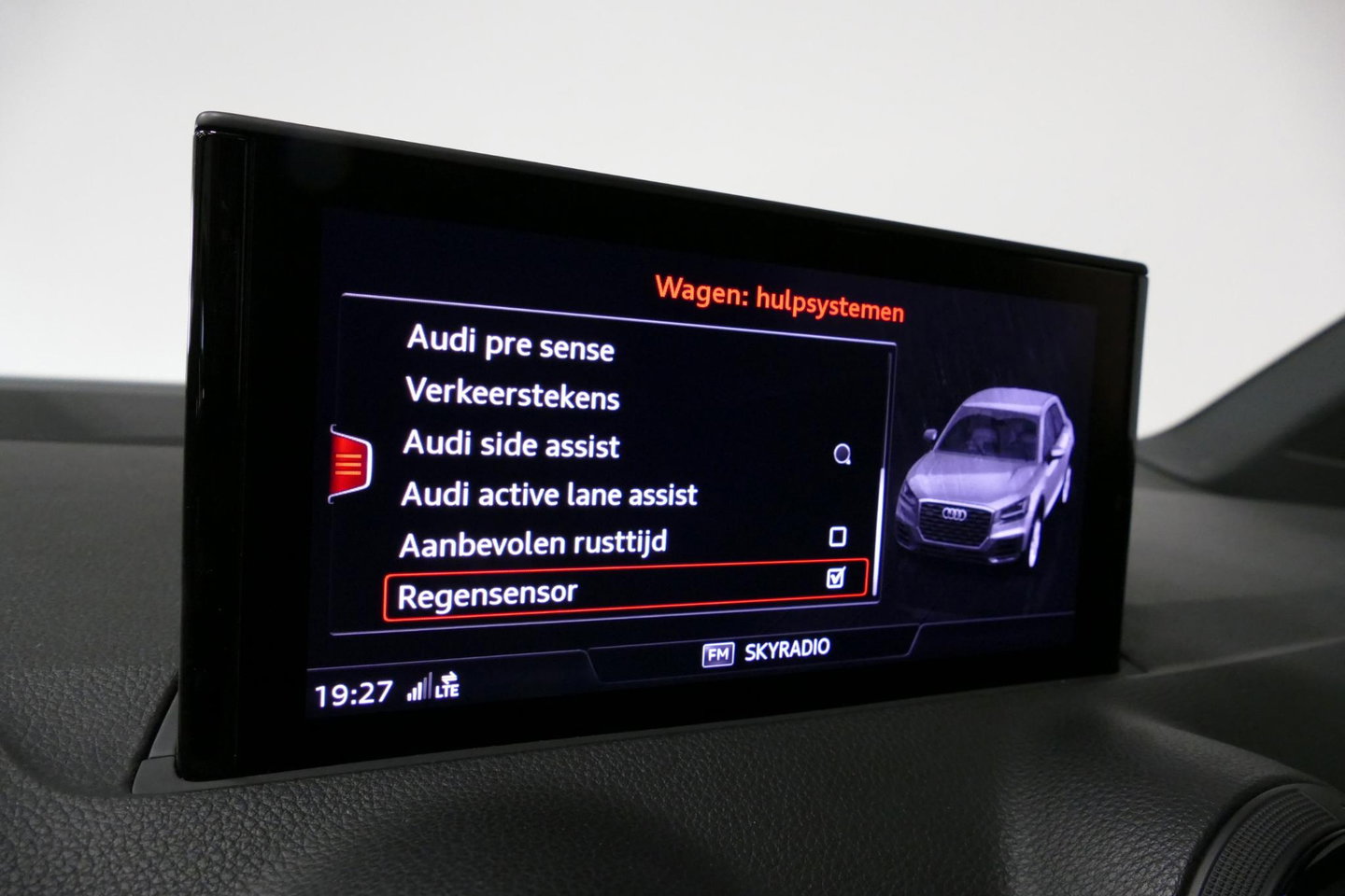 Audi Q2 2.0 TFSI quattro Sport Edition #1 / S line / Panoramadak / Carbon-pakket Audi Exclusive / Apple Carplay - Android Auto / Stoelverwarming / Full LED / Audi Sound System / Keyless / 19'' LMV / Adaptive Cruise Control / Navigatie / PDC / Grootlichtassistent