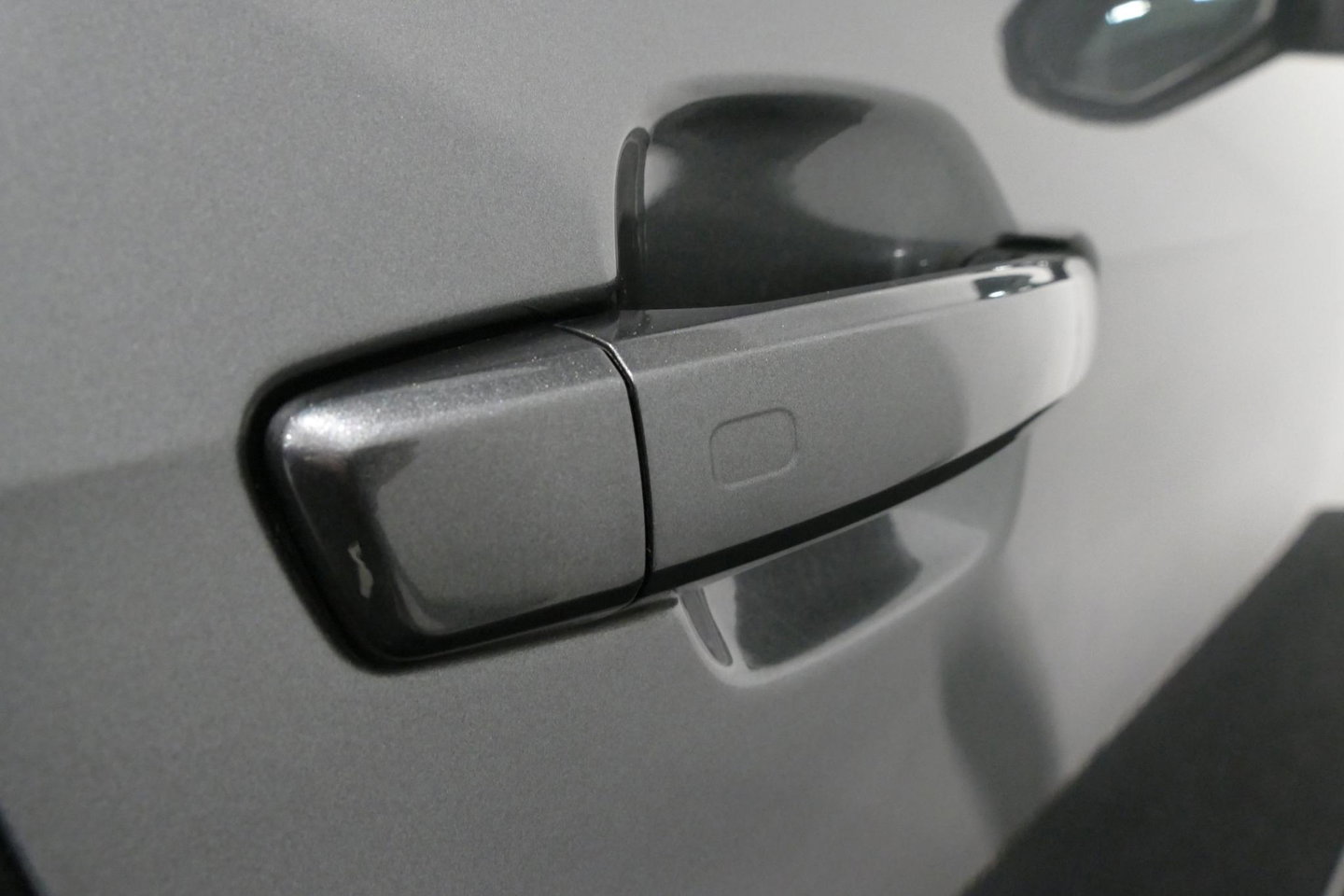 Audi Q2 2.0 TFSI quattro Sport Edition #1 / S line / Panoramadak / Carbon-pakket Audi Exclusive / Apple Carplay - Android Auto / Stoelverwarming / Full LED / Audi Sound System / Keyless / 19'' LMV / Adaptive Cruise Control / Navigatie / PDC / Grootlichtassistent