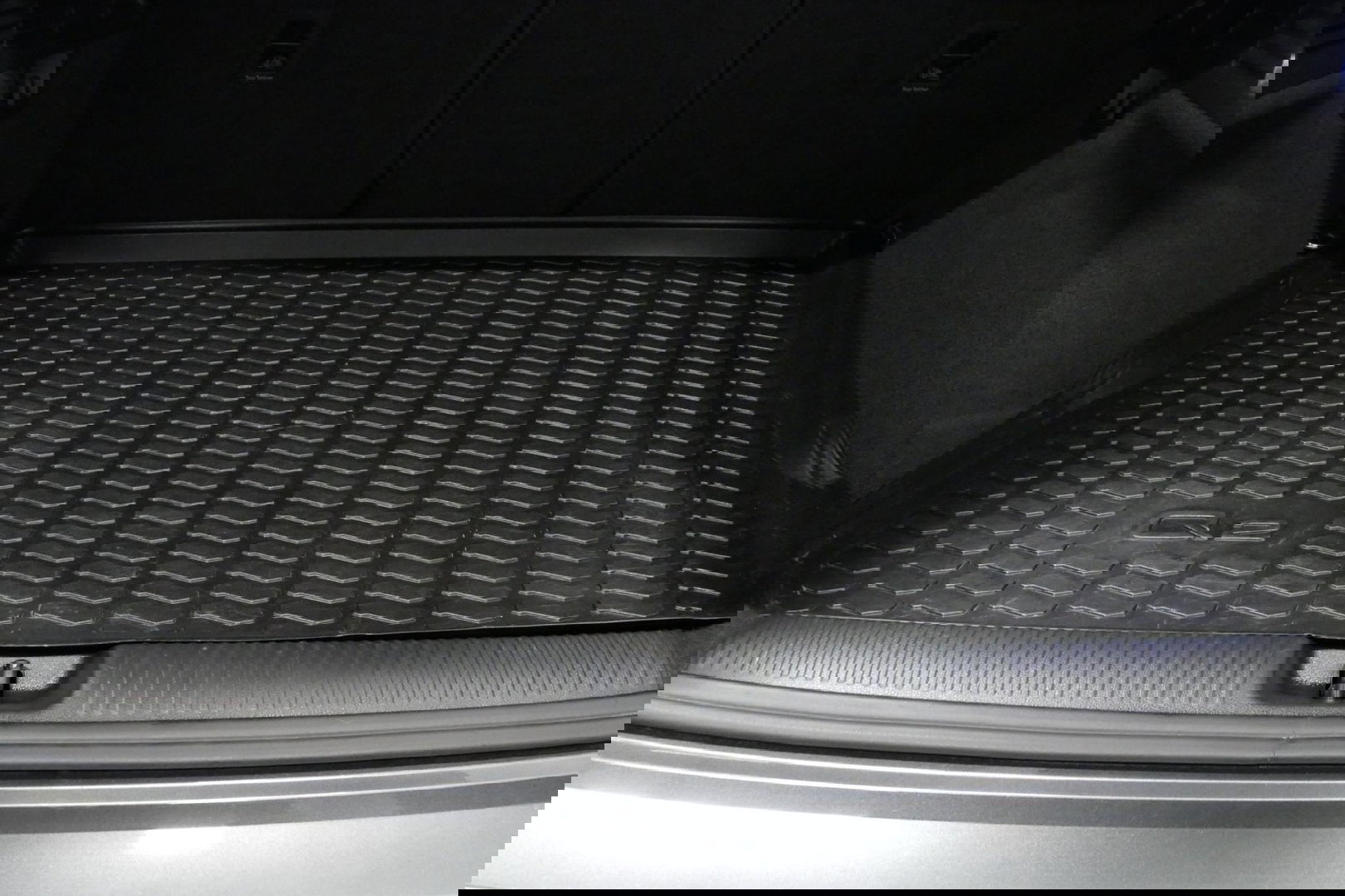 Audi Q2 2.0 TFSI quattro Sport Edition #1 / S line / Panoramadak / Carbon-pakket Audi Exclusive / Apple Carplay - Android Auto / Stoelverwarming / Full LED / Audi Sound System / Keyless / 19'' LMV / Adaptive Cruise Control / Navigatie / PDC / Grootlichtassistent