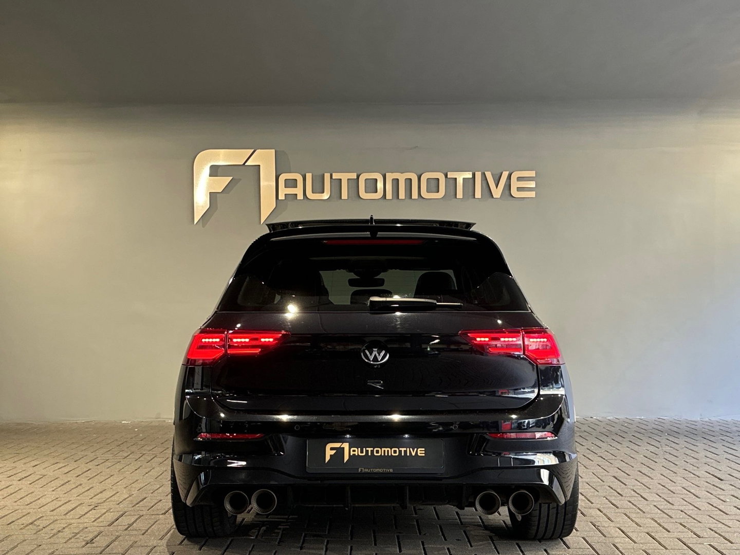 Volkswagen Golf 2.0 TSI R 4M Performance Pano|IQ|H/K|Akrapovic