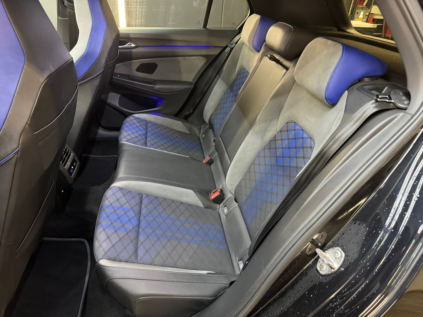 Volkswagen Golf 2.0 TSI R 4M Performance Pano|IQ|H/K|Akrapovic