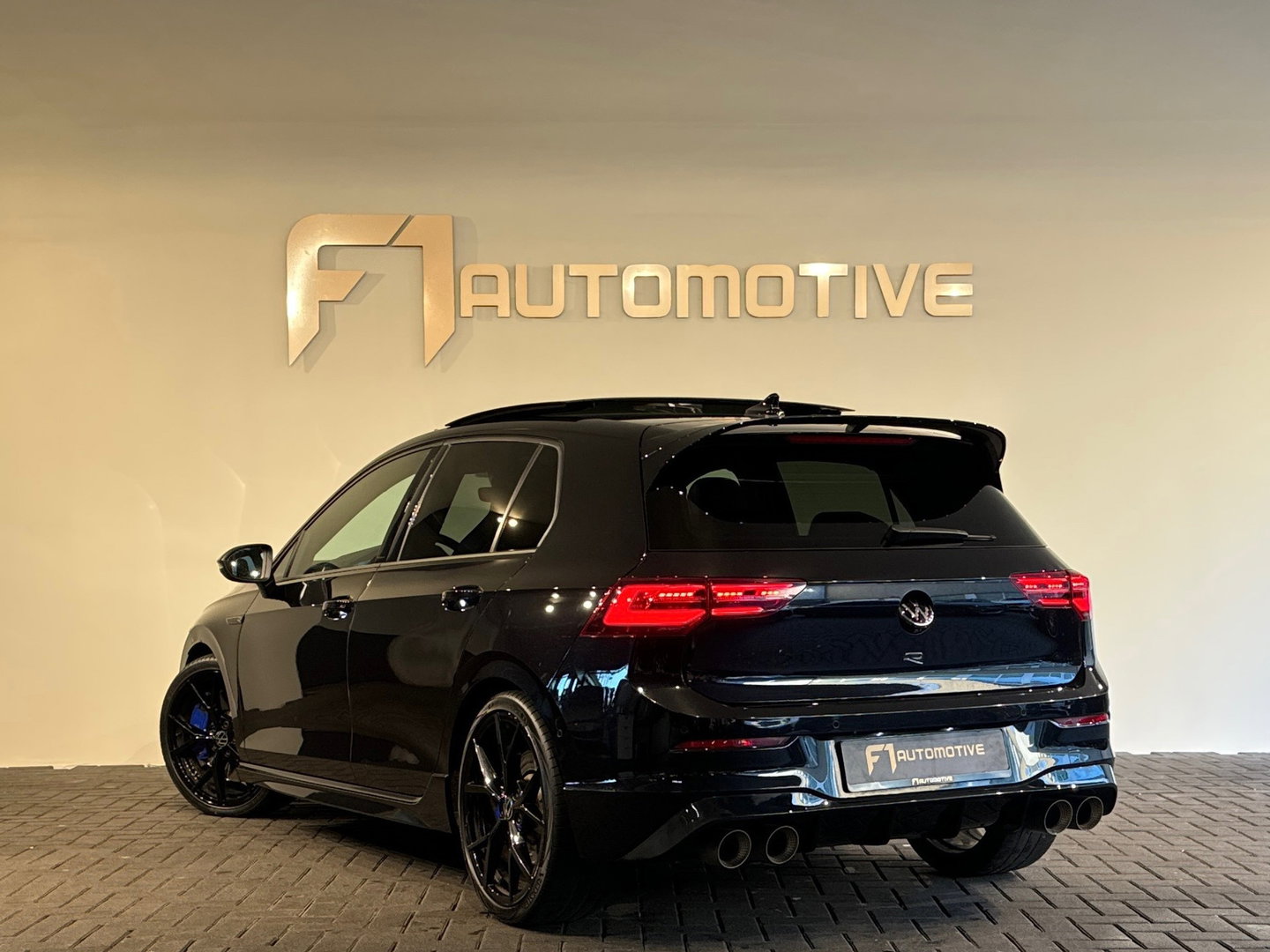 Volkswagen Golf 2.0 TSI R 4M Performance Pano|IQ|H/K|Akrapovic