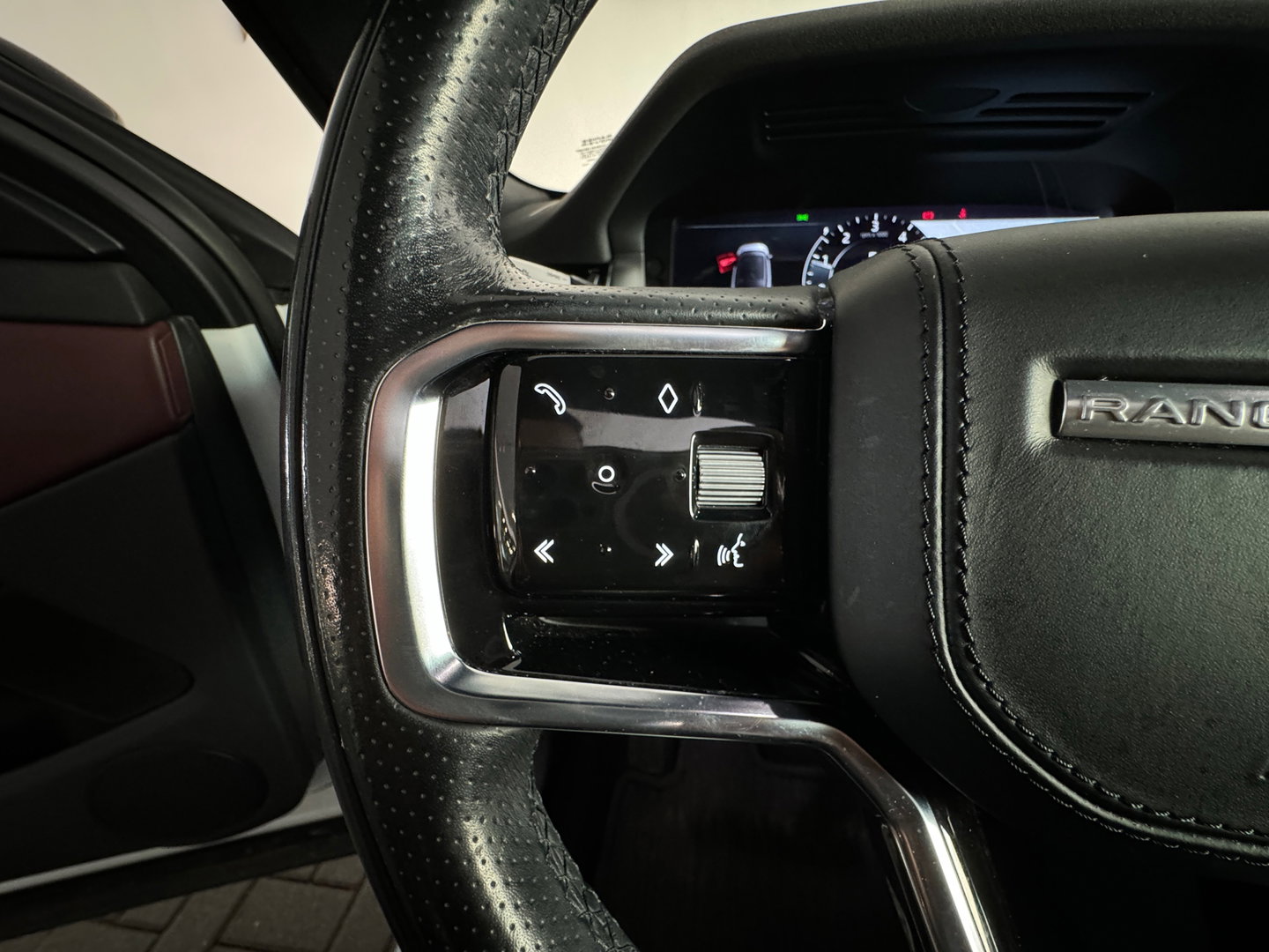 Land Rover Range Rover Evoque 1.5 P300e AWD R-Dynamic HSE