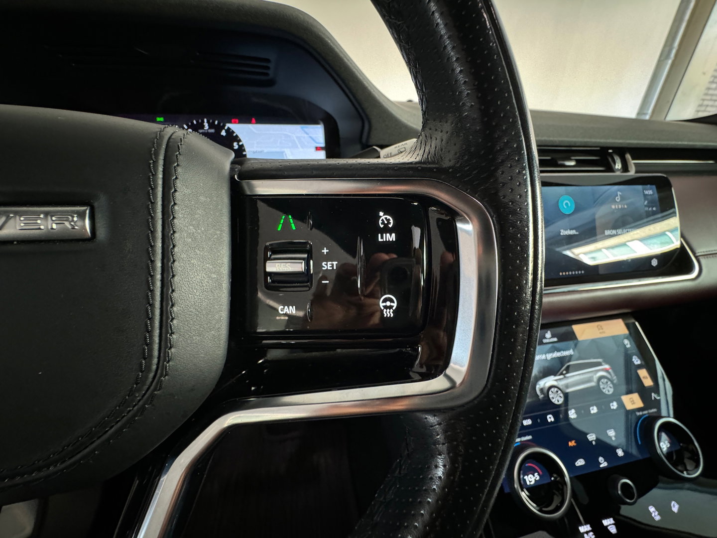 Land Rover Range Rover Evoque 1.5 P300e AWD R-Dynamic HSE