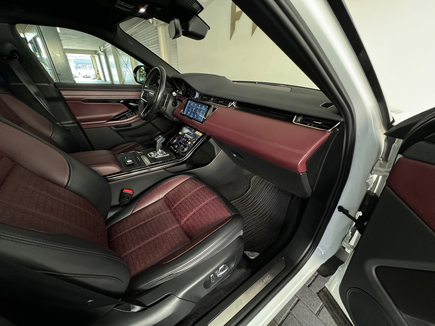 Land Rover Range Rover Evoque 1.5 P300e AWD R-Dynamic HSE