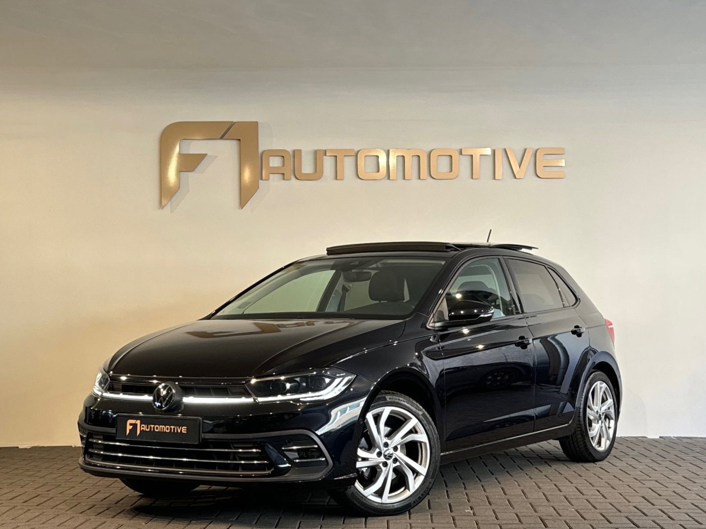Volkswagen Polo 1.0 TSI R-Line Business Pano|Keyles|Beats|IQ