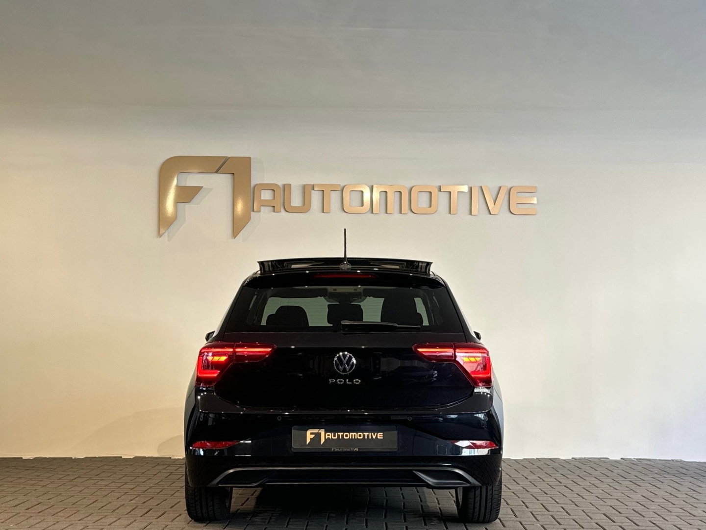 Volkswagen Polo 1.0 TSI R-Line Business Pano|Keyles|Beats|IQ